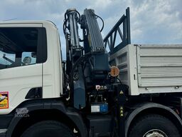 SCANIA 124-420 8X4 RIBALTABILE + GRU EFFER 210