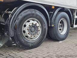 SCANIA P320 6X2*4 LAMBERET LIFT