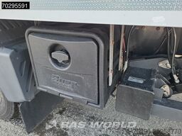 Mercedes Atego 816 4X2 8tonner Automatic 1500kg Tailgate...