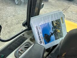 NEW HOLLAND W 80 B / Gabel + Schaufel