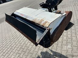 CLAAS Arion 650 / Mahausrüstung