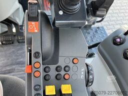 CLAAS Arion 650 / Mahausrüstung
