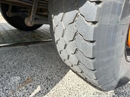 MERCEDES-BENZ Actros 4151 V8 8x4 / Bordmatik / Retarder