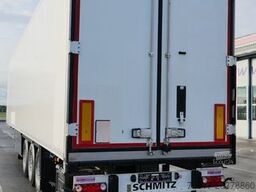 SCHMITZ CARGOBULL SKO 24/CARRIER 1550 VECTOR /DOPPELSTOCK /BLUMEN/