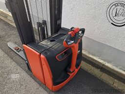 Nutzfahrzeuge 2000 GmbH Nutzfahrzeuge 2000 GmbH Nutzfahrzeuge 2000 GmbH