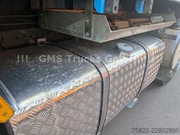 VOLVO FM12-380 / 8X4 / 28m Hiab Kran / WINCH