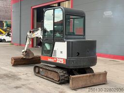 BOBCAT X 325 Gummikette/Tiefenlöffel/Grabenlöffel 1999