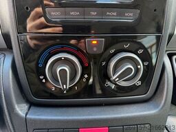 FIAT Ducato 9-Sitze L2H2 Behindertengerecht +Rampe