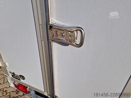 Saris grauer GFK Kofferanhänger Saris GO 256 134 1350 1   glatte Wände aussen