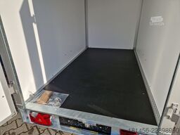 Saris grauer GFK Kofferanhänger Saris GO 256 134 1350 1   glatte Wände aussen