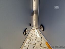 Saris grauer GFK Kofferanhänger Saris GO 256 134 1350 1   glatte Wände aussen
