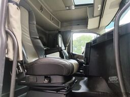 Volvo FH 500 8x4 Tridem Euro 6 HMF 4020K-8