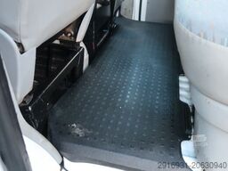 VOLKSWAGEN T5 Transporter Pritsche Doka / Klima / FN: 133