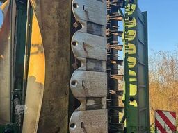 Krone Easy Cut 9140CV und Easy 32Cut CVF inkl. Schwadzusammenführung