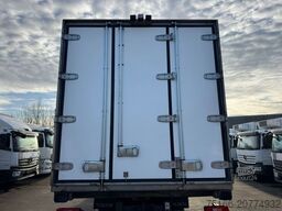 VOLVO FM 370 Kühlkoffer 7,80 m LBW 2 T*THERMOKING