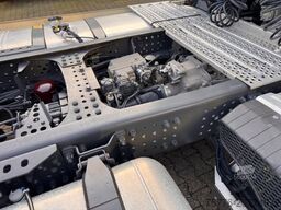 MERCEDES-BENZ Mercedes-Benz 1848 L  Actros 5 GigaSpace