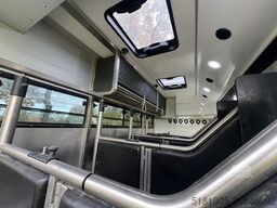 Volvo FH Occasion paardenvrachtwagen Roelofsen specia...