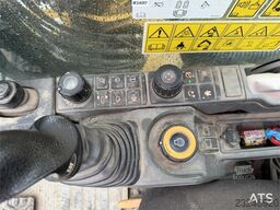 Caterpillar 315GC Excavator with tiltrotator, grading bucket,