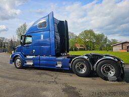 Volvo VNL 670