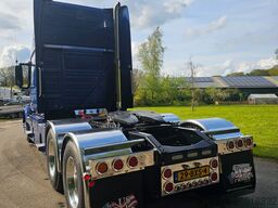 Volvo VNL 670