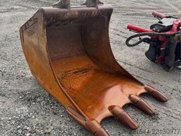 Hitachi ZX250LC-5B Crawler Excavator – Rototilt and 2 Buck