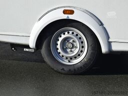 KNAUS Sport 460 XB mit Mover und Vorzelt