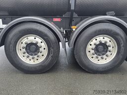  Tandemanhänger mit Edelstahltankaufbau 12.000 l