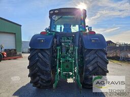 John Deere 6215 R