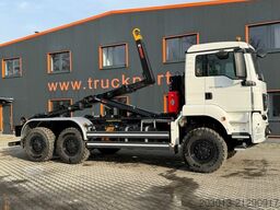 MAN 26.440 6x6 Abrollkipper Hiab Multilift