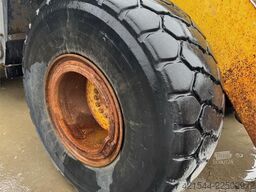 Komatsu WA380 Wheel Loader – Bucket and Joystick Steering
