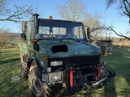 Mercedes-Benz Unimog U 1000 U424