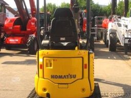 KOMATSU PC 14 R - 3HS * 2x Löffel * * Vorführm. *