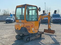 Yanmar SV18 - with 3 buckets