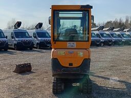Yanmar SV18 - with 3 buckets
