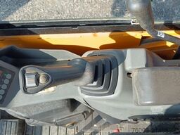 Yanmar SV18 - with 3 buckets