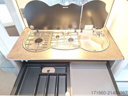 BÜRSTNER B66 480 TK Dusch-Paket, 1600kg, Radträger