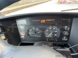 Setra S328