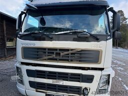 Volvo FM9 340 4x2 box truck with full side opening and t