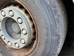 Volvo FM9 340 4x2 box truck with full side opening and t