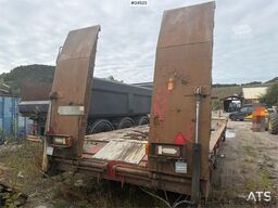  U LTU 3 Tri-axle machinery trailer with hydraulic
