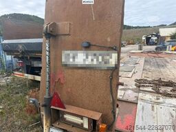  U LTU 3 Tri-axle machinery trailer with hydraulic