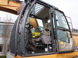 Case WX218 / 23t wheeled excavator /