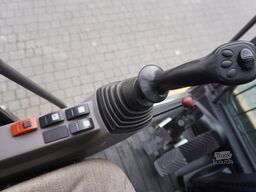 Case WX218 / 23t wheeled excavator /