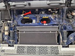 Volvo FH 13.420 6x2 - 1 deck livestock - Manual gearb...