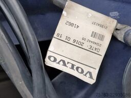 Volvo FH 13.420 6x2 - 1 deck livestock - Manual gearb...