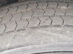 Volvo FH 13.420 6x2 - 1 deck livestock - Manual gearb...