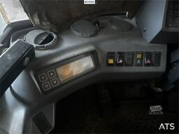 Volvo L90C wheel loader with uninstalled overhauled gear