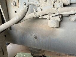 DAF CF 65.250 EURO 3 MANUAL GEARBOX LAMBOO ISOLATED