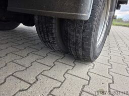 IVECO 72-210 KJoffer mit Ladebordwand,AHK, Blatt/ Luft