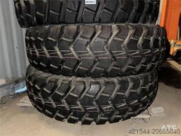  4 stk dekk til hjullaster eller veghøvel